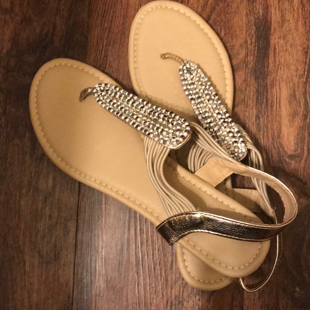 NWOT Shoedazzle Tan Sandals